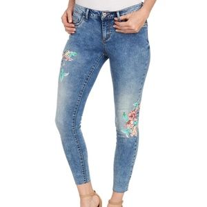 JESSICA SIMPSON Kiss Me Floral Embroidered Skinny